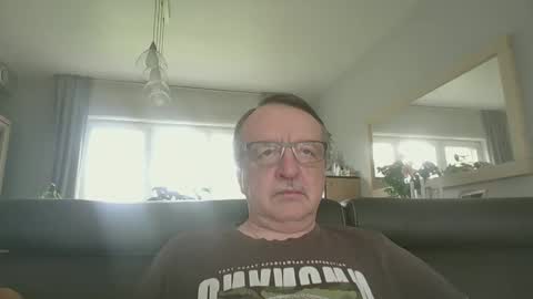 Snapshot of oldtimer160162493 chatting on May 12, 12:24 pm oldtimer160162493 online show from May 12, 12:24 pm