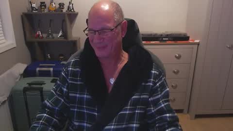 oldveteranuk online show from September 19, 4:25 am