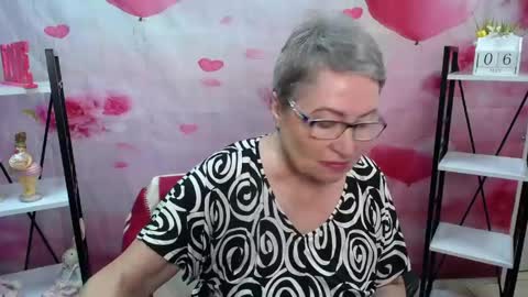 Snapshot of olgaluck chatting on May 6, 5:35 am OlgaLuck online show from May 6, 5:35 am