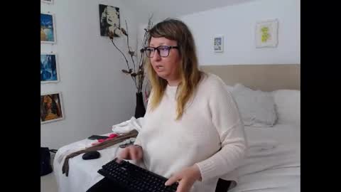 Snapshot of olgapavlova chatting on April 23, 11:31 am Olga Pavlova online show from April 23, 11:31 am