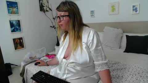 Snapshot of olgapavlova chatting on June 6, 2:11 pm Olga Pavlova online show from June 6, 2:11 pm