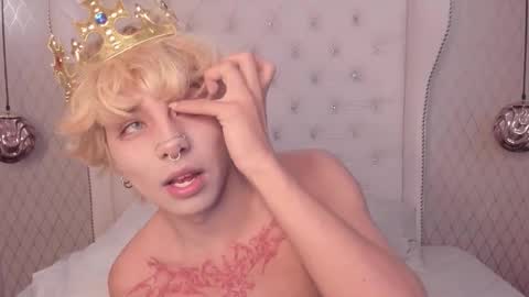 oliiverr22 online show from October 21, 1:45 pm