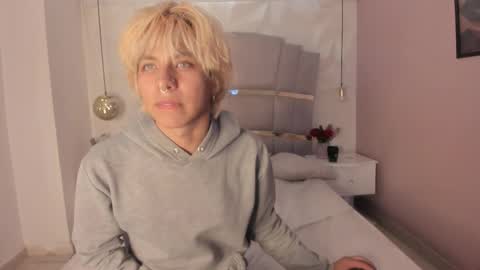 oliiverr22 online show from November 3, 1:01 pm