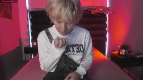 oliiverr22 online show from December 4, 12:14 pm