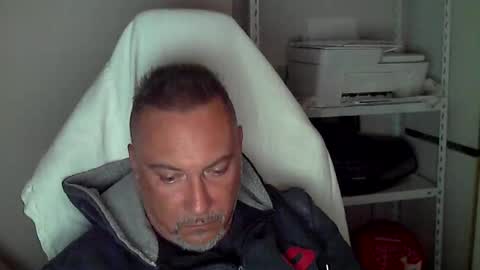 Snapshot of olimpio1230 chatting on October 3, 3:42 pm olimpio1230 online show from October 3, 3:42 pm