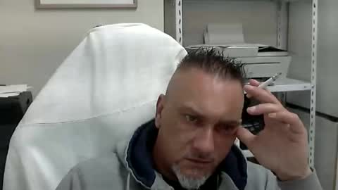 Snapshot of olimpio1230 chatting on May 18, 7:47 am olimpio1230 online show from May 18, 7:47 am