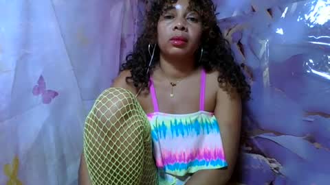 Snapshot of olinaa chatting on June 24, 6:01 am olinaa online show from June 24, 6:01 am
