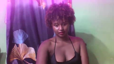 Snapshot of olinah610 chatting on January 6, 5:38 pm olinah610 online show from January 6, 5:38 pm