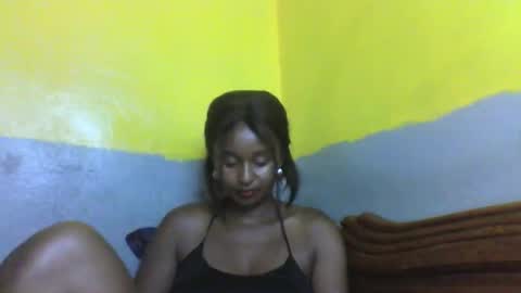 Snapshot of olinah610 chatting on January 8, 6:32 pm olinah610 online show from January 8, 6:32 pm