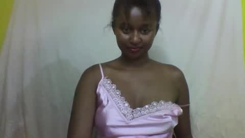 Snapshot of olinah610 chatting on January 16, 5:39 pm olinah610 online show from January 16, 5:39 pm