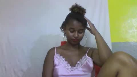 Snapshot of olinah610 chatting on January 18, 8:07 am olinah610 online show from January 18, 8:07 am