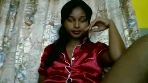 Snapshot of olinah610 chatting on February 24, 9:02 pm olinah610 online show from February 24, 9:02 pm