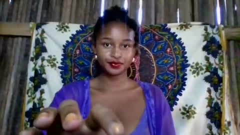 olinah610 online show from May 13, 5:38 am