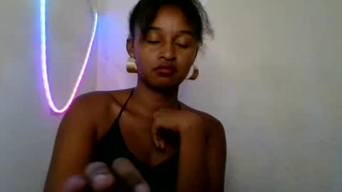 olinah610 online show from May 30, 12:13 pm