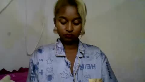 olinah610 online show from June 9, 11:33 am
