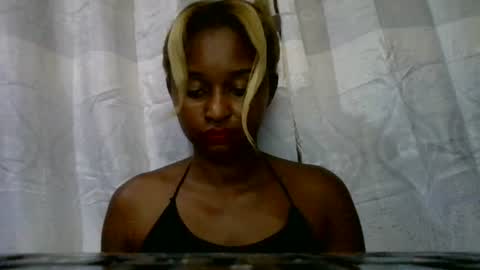 olinah610 online show from July 8, 7:24 am