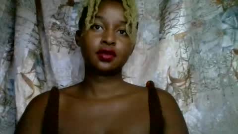 olinah610 online show from July 24, 7:39 am