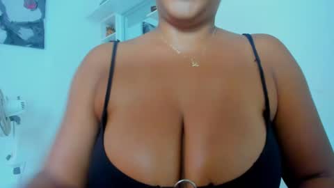 Snapshot of olivahot30 chatting on January 27, 3:39 pm olivahot30 online show from January 27, 3:39 pm