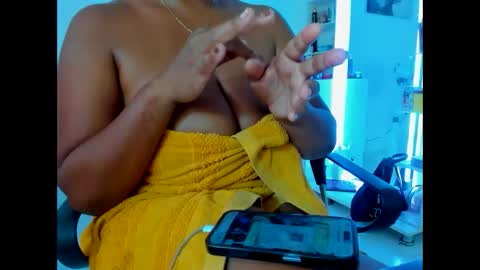 Snapshot of olivahot30 chatting on February 5, 8:14 pm olivahot30 online show from February 5, 8:14 pm