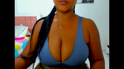 Snapshot of olivahot30 chatting on February 11, 12:38 am olivahot30 online show from February 11, 12:38 am