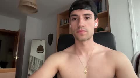 Snapshot of oliver_97 chatting on April 25, 6:27 pm oliver online show from April 25, 6:27 pm