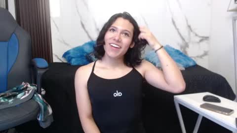 Snapshot of oliver__brown chatting on May 10, 10:37 pm Oliver online show from May 10, 10:37 pm