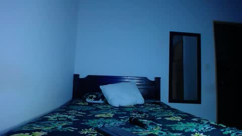 Oliver and MeganIndependent online show from February 21, 7:09 am