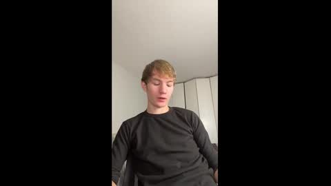 Oliver Beck online show from December 4, 7:01 pm