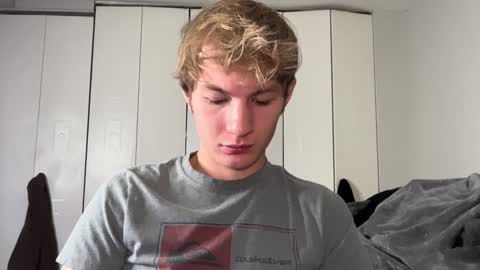 Oliver Beck online show from December 8, 2:18 am