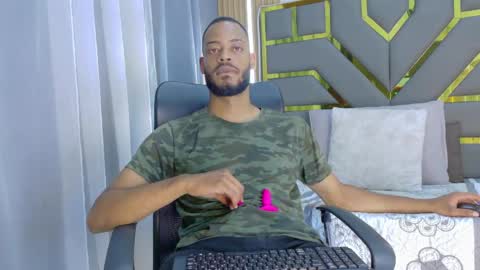 Oliver online show from April 1, 7:44 pm