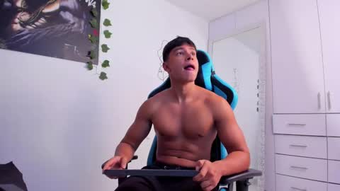 Oliver bray online show from December 11, 1:05 am