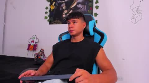 Oliver bray online show from December 24, 12:44 am