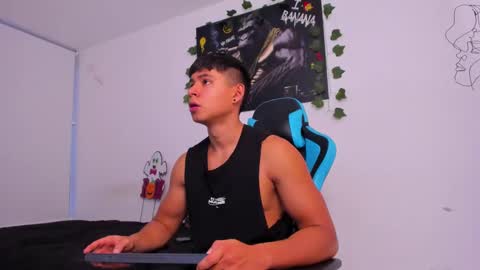 Oliver bray online show from January 8, 11:09 pm