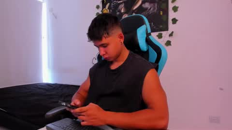 Oliver bray online show from January 25, 4:57 pm