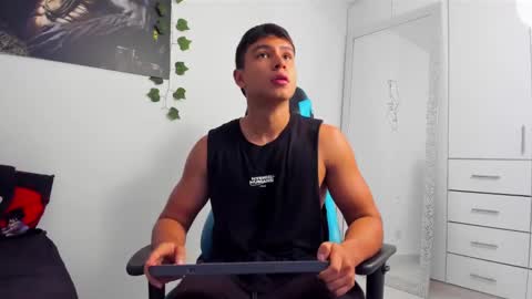 Oliver bray online show from February 16, 1:03 am