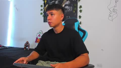 Oliver bray online show from February 23, 5:50 pm