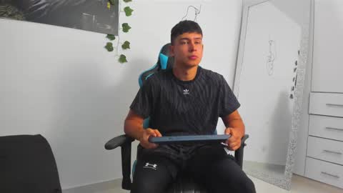 Oliver bray online show from February 28, 11:56 pm