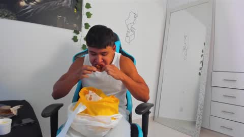 Oliver bray online show from March 2, 7:45 pm