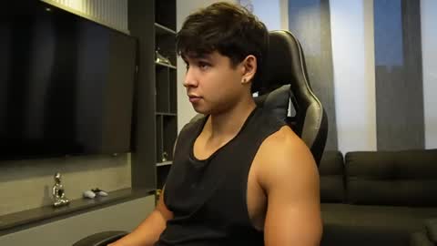 Oliver bray online show from April 16, 10:56 pm