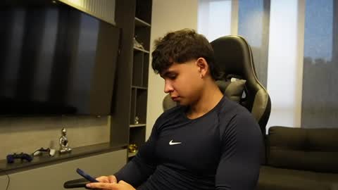 Oliver bray online show from April 20, 11:06 pm