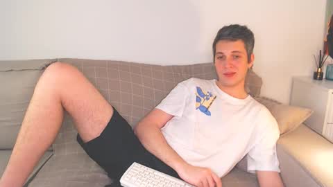 Snapshot of oliver_hort chatting on December 2, 6:32 pm Oliver online show from December 2, 6:32 pm