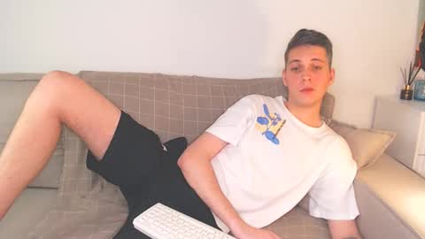 Snapshot of oliver_hort chatting on December 11, 6:20 pm Oliver online show from December 11, 6:20 pm