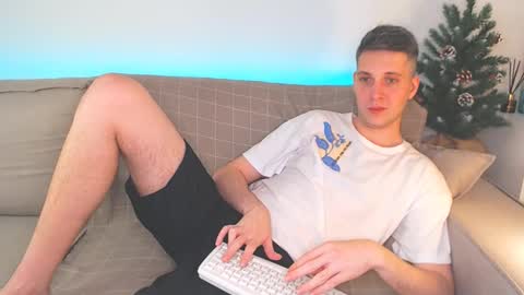 Snapshot of oliver_hort chatting on January 12, 7:31 pm Oliver online show from January 12, 7:31 pm