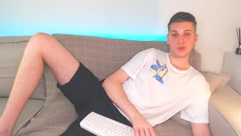 Snapshot of oliver_hort chatting on January 17, 7:05 pm Oliver online show from January 17, 7:05 pm