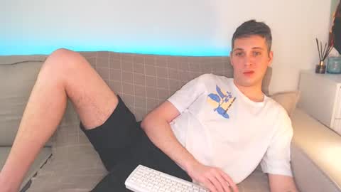 Snapshot of oliver_hort chatting on January 31, 7:08 pm Oliver online show from January 31, 7:08 pm