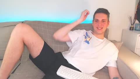 Snapshot of oliver_hort chatting on February 8, 5:50 pm Oliver online show from February 8, 5:50 pm