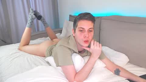 Snapshot of oliver_hort chatting on February 18, 10:27 am Oliver online show from February 18, 10:27 am