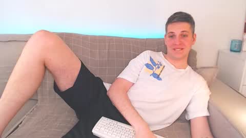 Snapshot of oliver_hort chatting on February 28, 1:47 pm Oliver online show from February 28, 1:47 pm