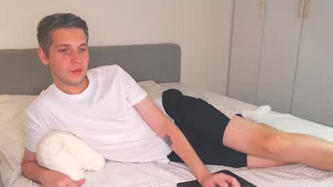 Snapshot of oliver_hort chatting on September 15, 5:57 pm Oliver online show from September 15, 5:57 pm