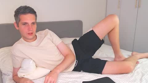 Snapshot of oliver_hort chatting on September 17, 11:12 am Oliver online show from September 17, 11:12 am